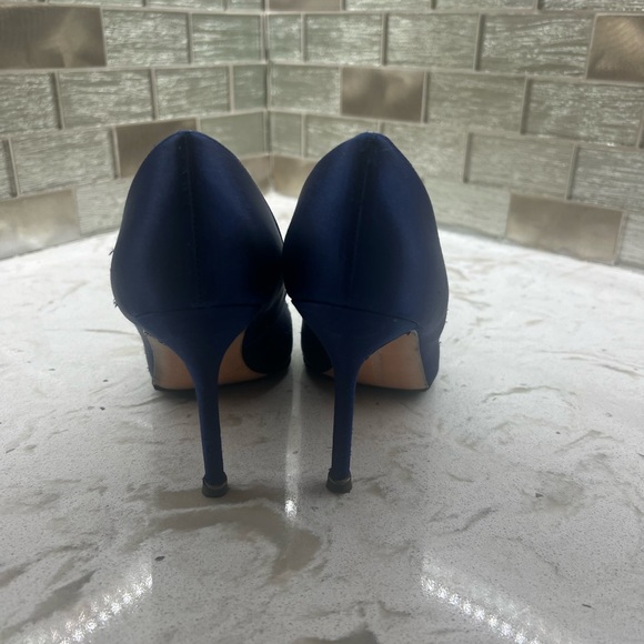 Manolo Blahnik Blue Heels with gunmetal Embellishment size 8, wedding shoes! - Picture 5 of 8